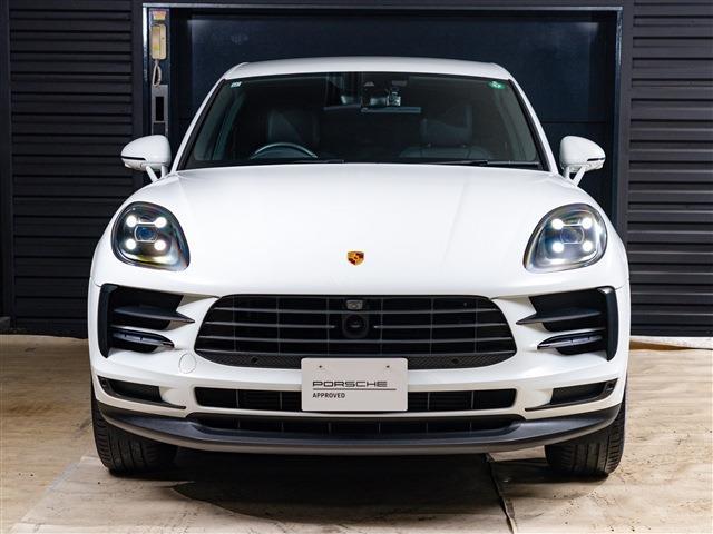 Porsche Macan 4
