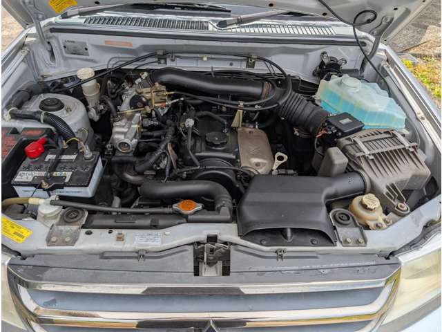 Mitsubishi Pajero iO 9