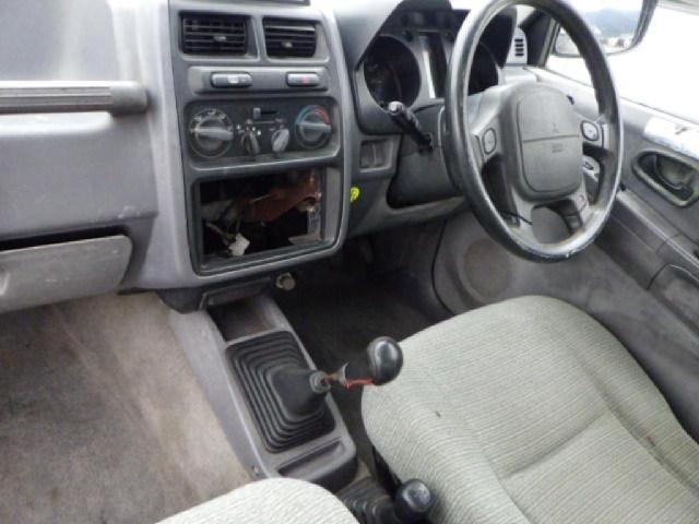 Mitsubishi Pajero Junior 6