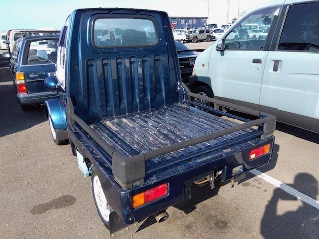 Daihatsu Midget II 2