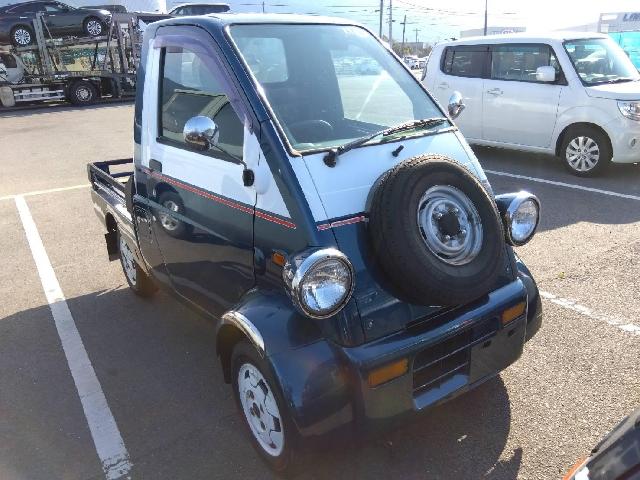 Daihatsu Midget II 4