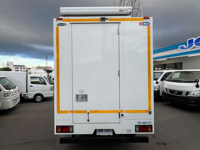 Isuzu Elf 8