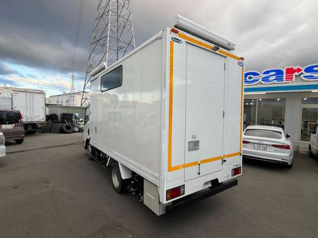 Isuzu Elf 9