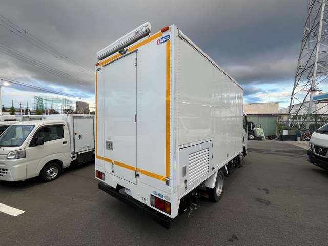 Isuzu Elf 10
