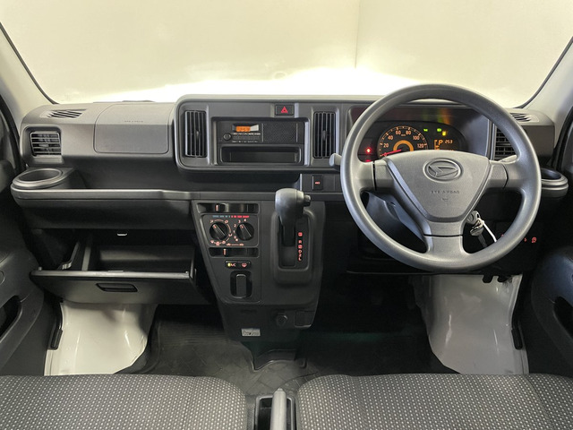 Daihatsu Hijet Cargo 12