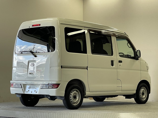Daihatsu Hijet Cargo 7