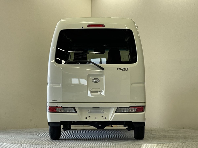 Daihatsu Hijet Cargo 8