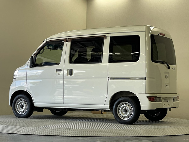 Daihatsu Hijet Cargo 9