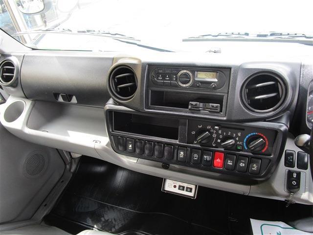 Hino Dutro 11
