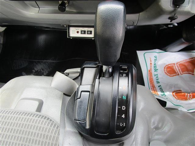 Hino Dutro 12