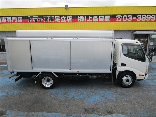 Hino Dutro 3