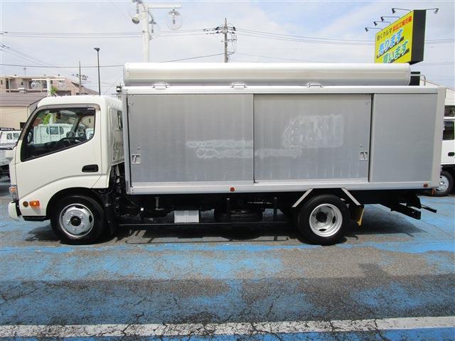 Hino Dutro 4