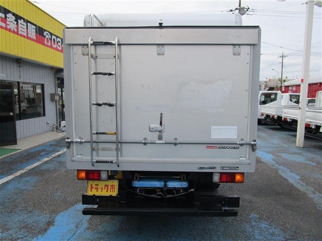 Hino Dutro 5