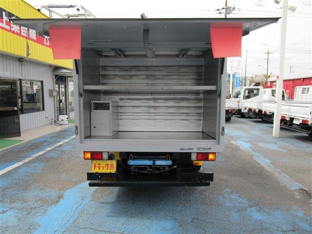 Hino Dutro 6