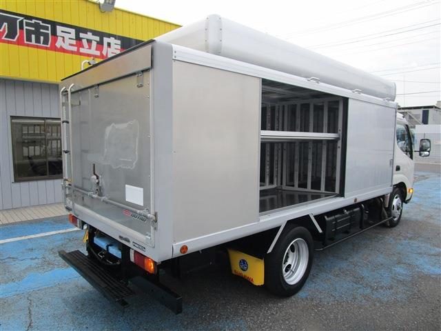 Hino Dutro 7
