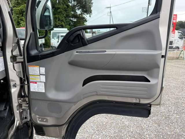 Mitsubishi Fuso Canter 9