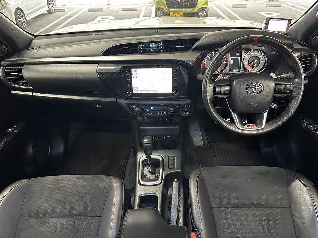 Toyota Hilux 2