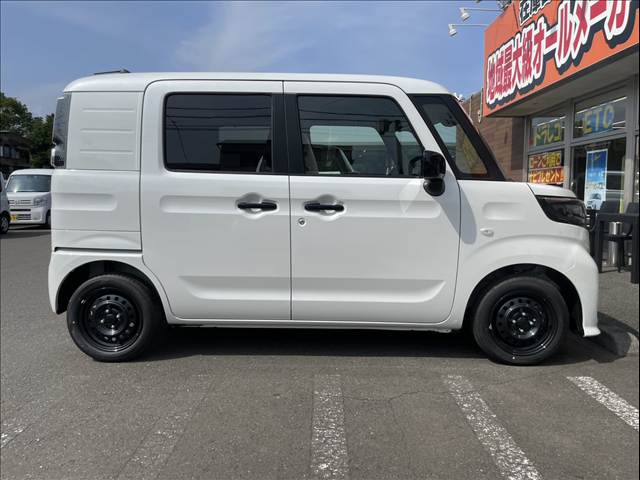 Suzuki Spacia Base 11
