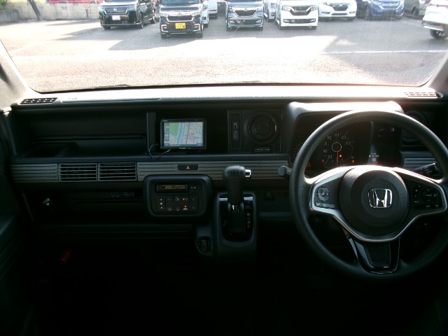 Honda N-VAN 8