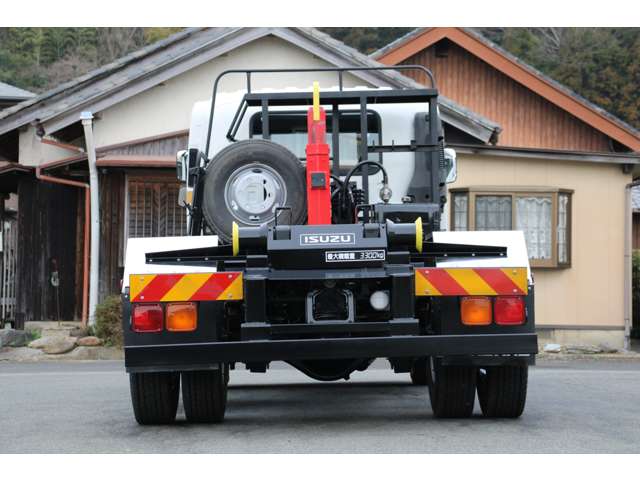 Isuzu Forward 11