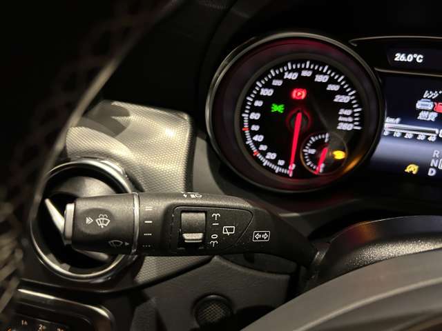 Mercedes-Benz GLA-Class 11