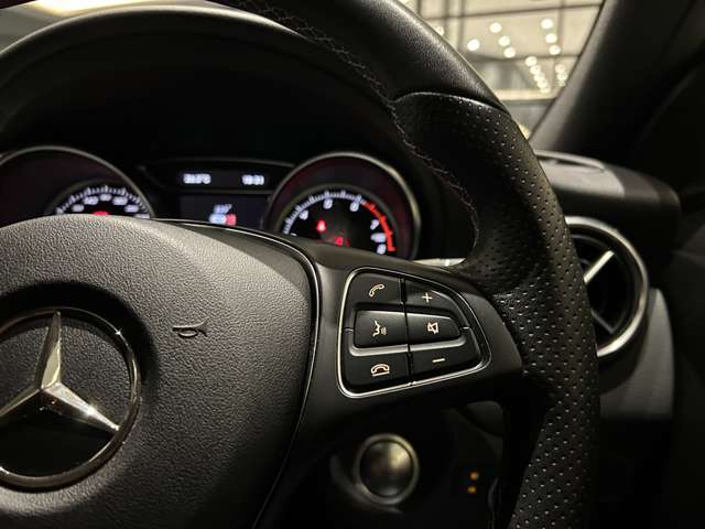 Mercedes-Benz GLA-Class 10