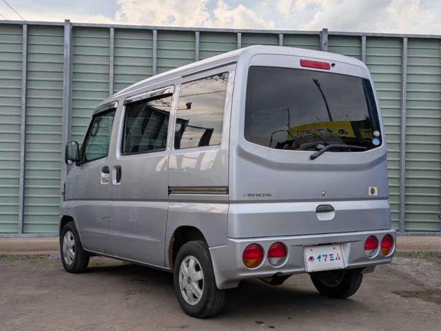 Mitsubishi Minicab Van 4