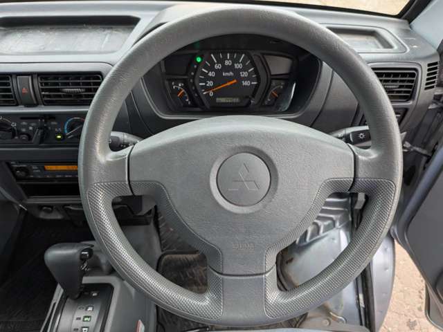Mitsubishi Minicab Van 10