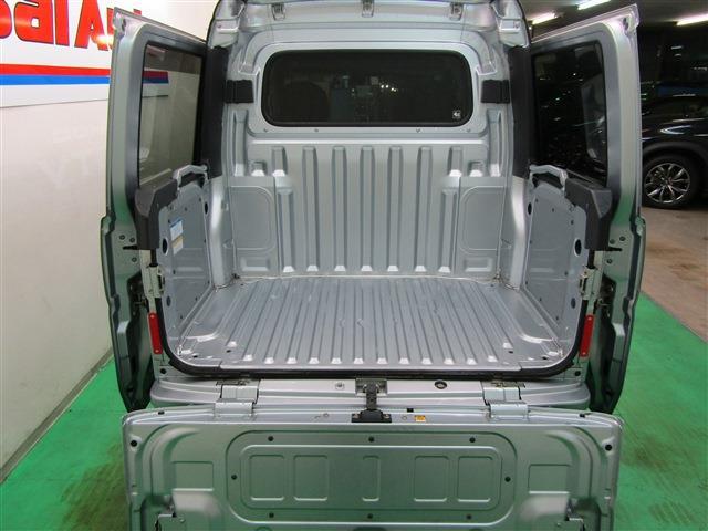 Daihatsu Hijet Deck Van 10