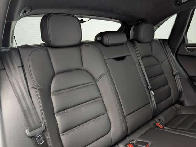 Porsche Macan 12