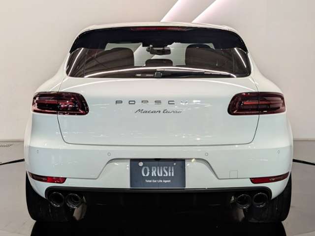 Porsche Macan 5