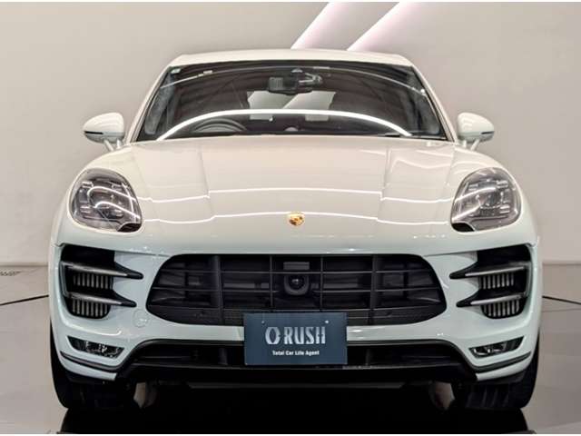 Porsche Macan 9