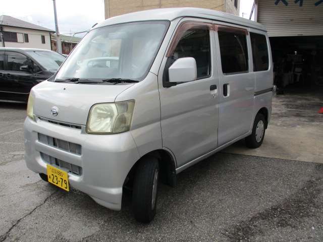 Daihatsu Hijet Cargo 4