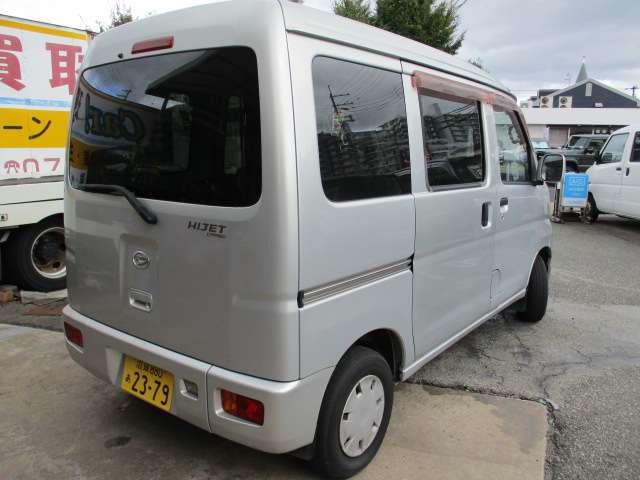 Daihatsu Hijet Cargo 8