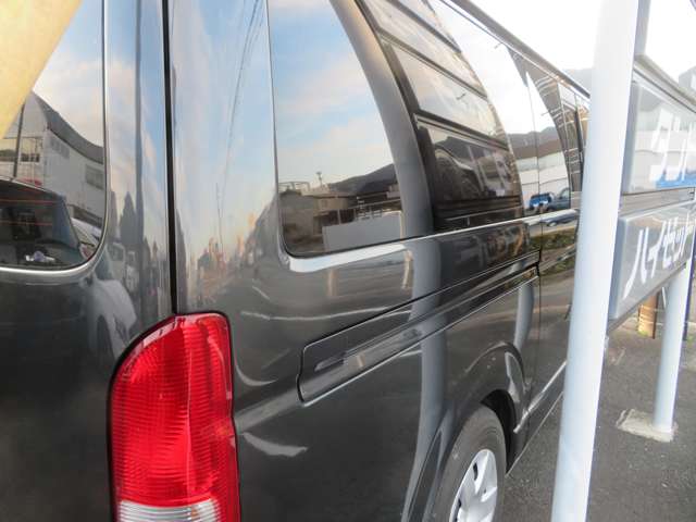 Toyota Hiace Van 2
