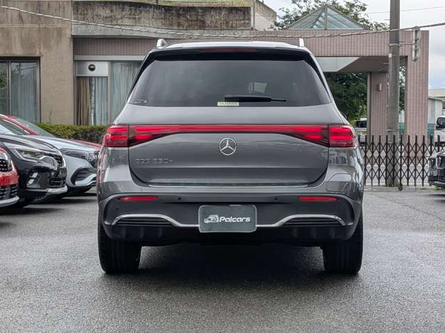 Mercedes-Benz EQB 10