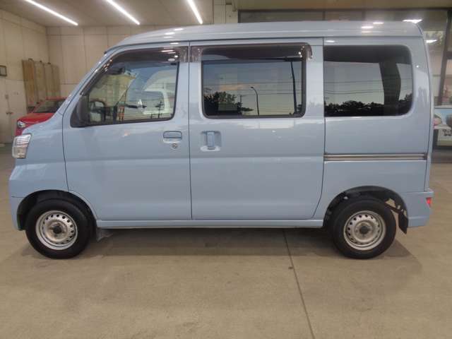 Daihatsu Hijet Cargo 4