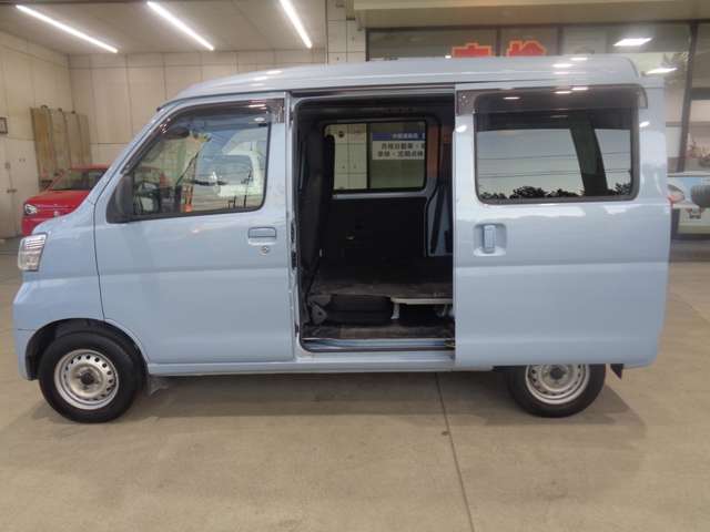 Daihatsu Hijet Cargo 5