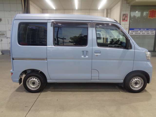 Daihatsu Hijet Cargo 7
