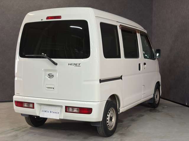 Daihatsu Hijet Cargo 8