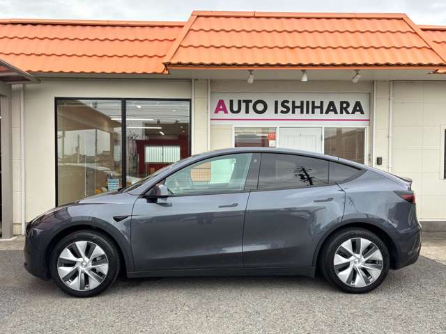 Tesla Model Y 4