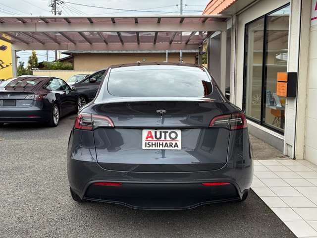 Tesla Model Y 5