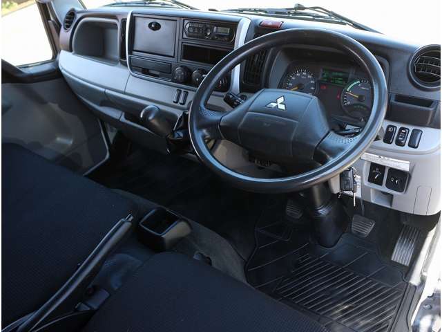 Mitsubishi Fuso Canter 4