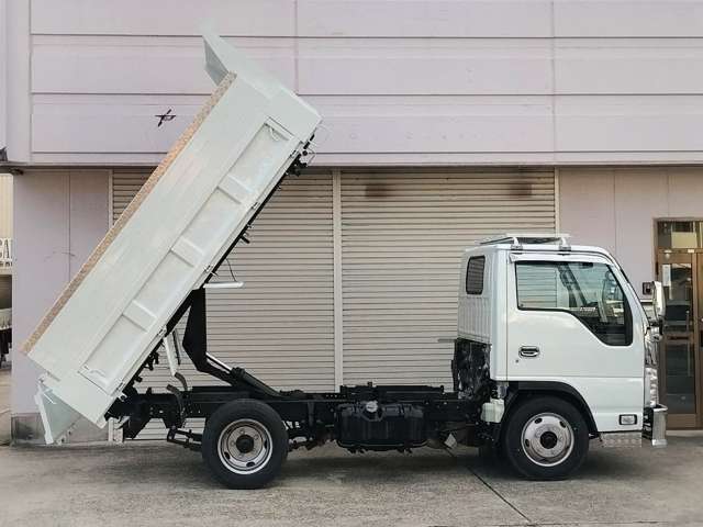 Isuzu Elf 6