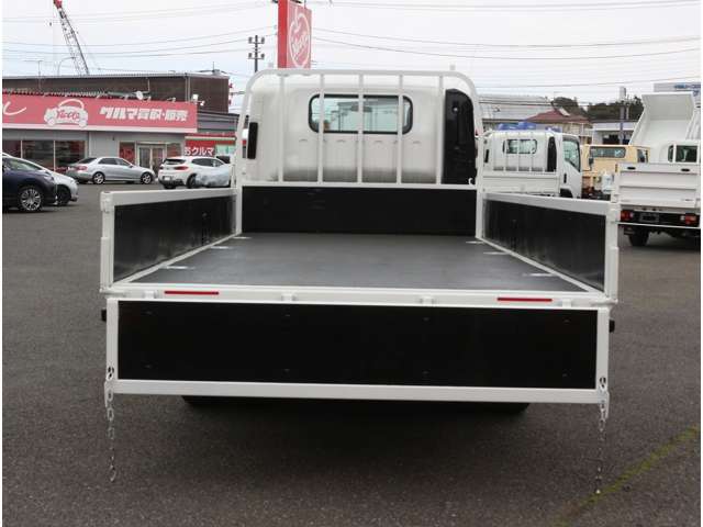Isuzu Elf 2