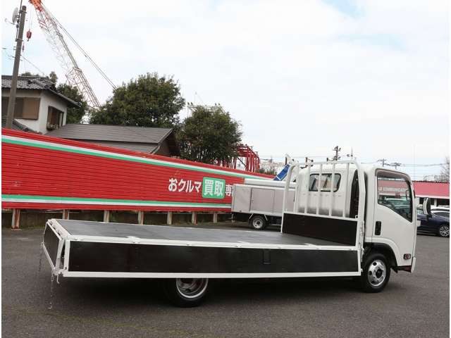 Isuzu Elf 3