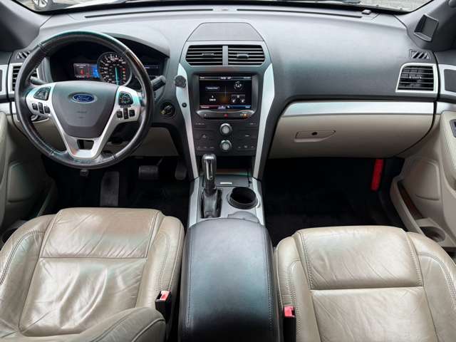 Ford Explorer 2