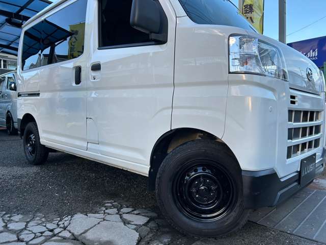 Daihatsu Hijet Cargo 11