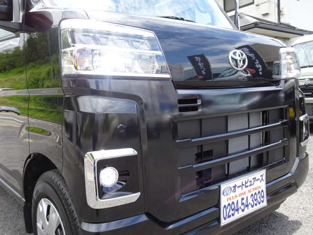 Toyota Pixis Van 6