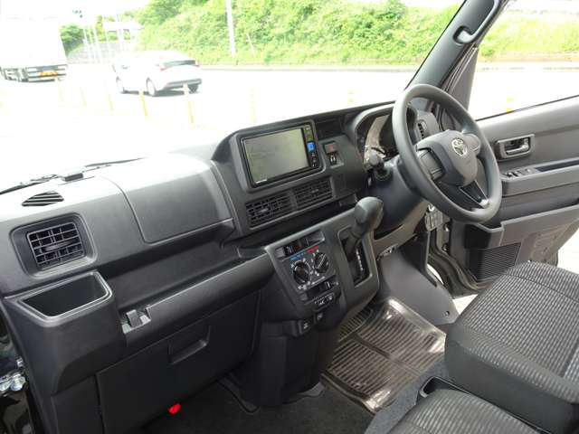 Toyota Pixis Van 7